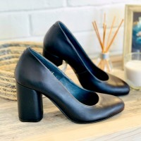 Туфлі на підборах