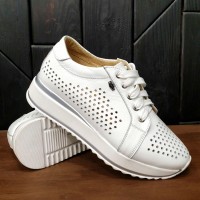 Кросівки Перфорація