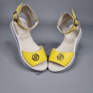 Жіночі босоніжки Прада 