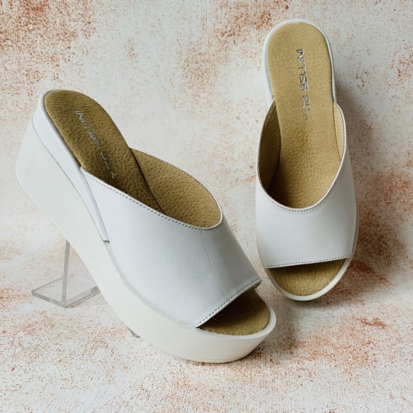 Жіночі шльопанці Камея Вайт Жіночі шльопанці Камея Вайт