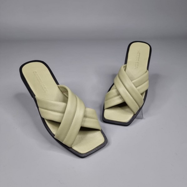 Жіночі шльопанці Каралін Грін