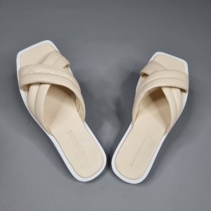 Жіночі шльопанці Каралін