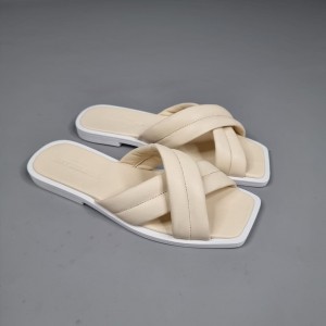 Жіночі шльопанці Каралін