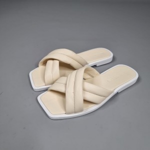 Жіночі шльопанці Каралін