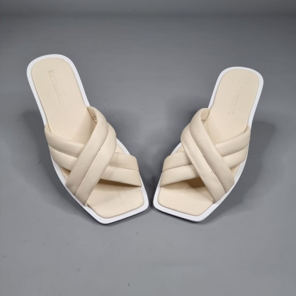 Жіночі шльопанці Каралін