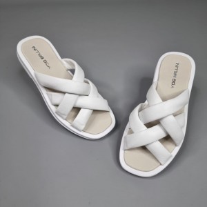 Жіночі шльопанці Ірис Вайт