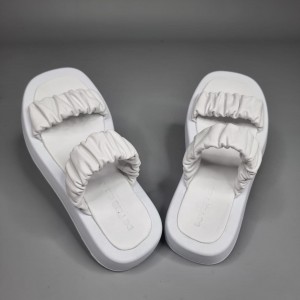 Жіночі шльопанці Каприз Вайт 