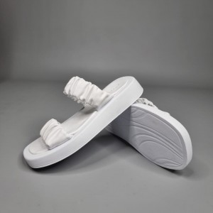 Жіночі шльопанці Каприз Вайт 