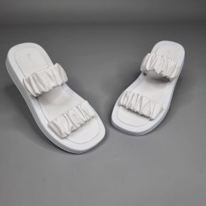 Жіночі шльопанці Каприз Вайт 