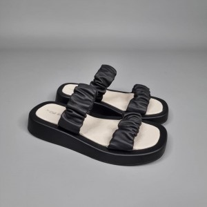 Жіночі шльопанці Каприз Блек