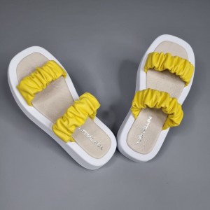  Жіночі шльопанці Каприз