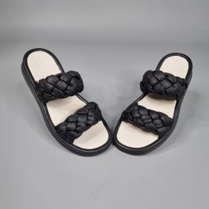 Жіночі шльопанці Бетті Блек Жіночі шльопанці Бетті Блек