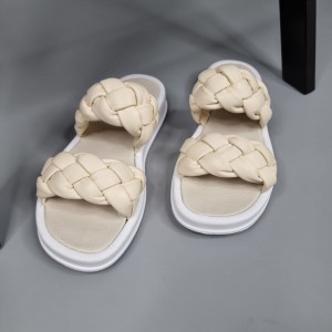 Жіночі шльопанці Бетті