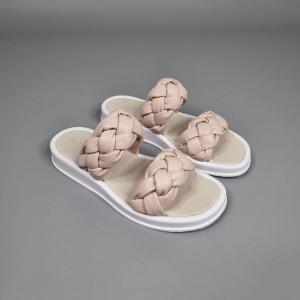 Жіночі шльопанці Бетті Беж