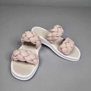 Жіночі шльопанці Бетті Беж