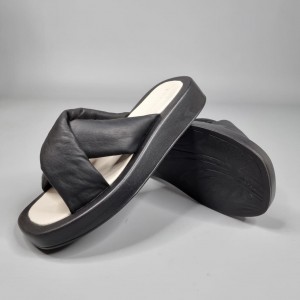 Жіночі шльопанці Даймонд Блек