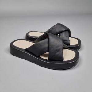 Жіночі шльопанці Даймонд Блек