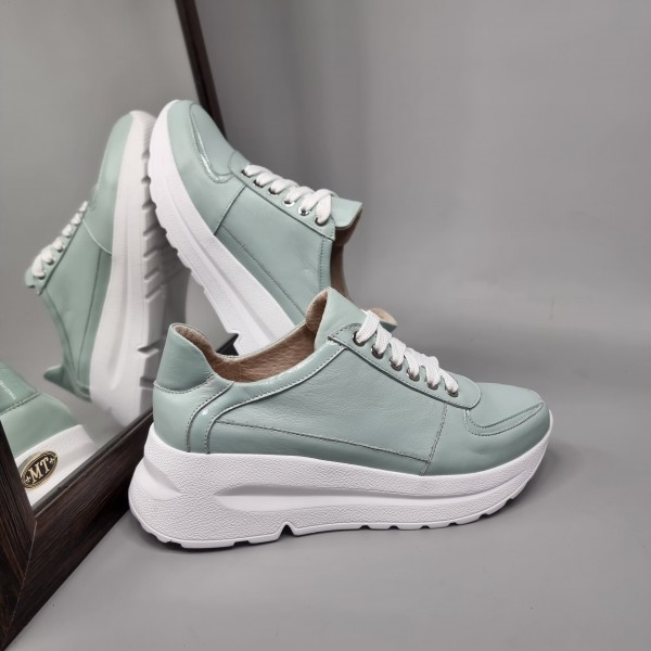 Жіночі кросівки Вонг